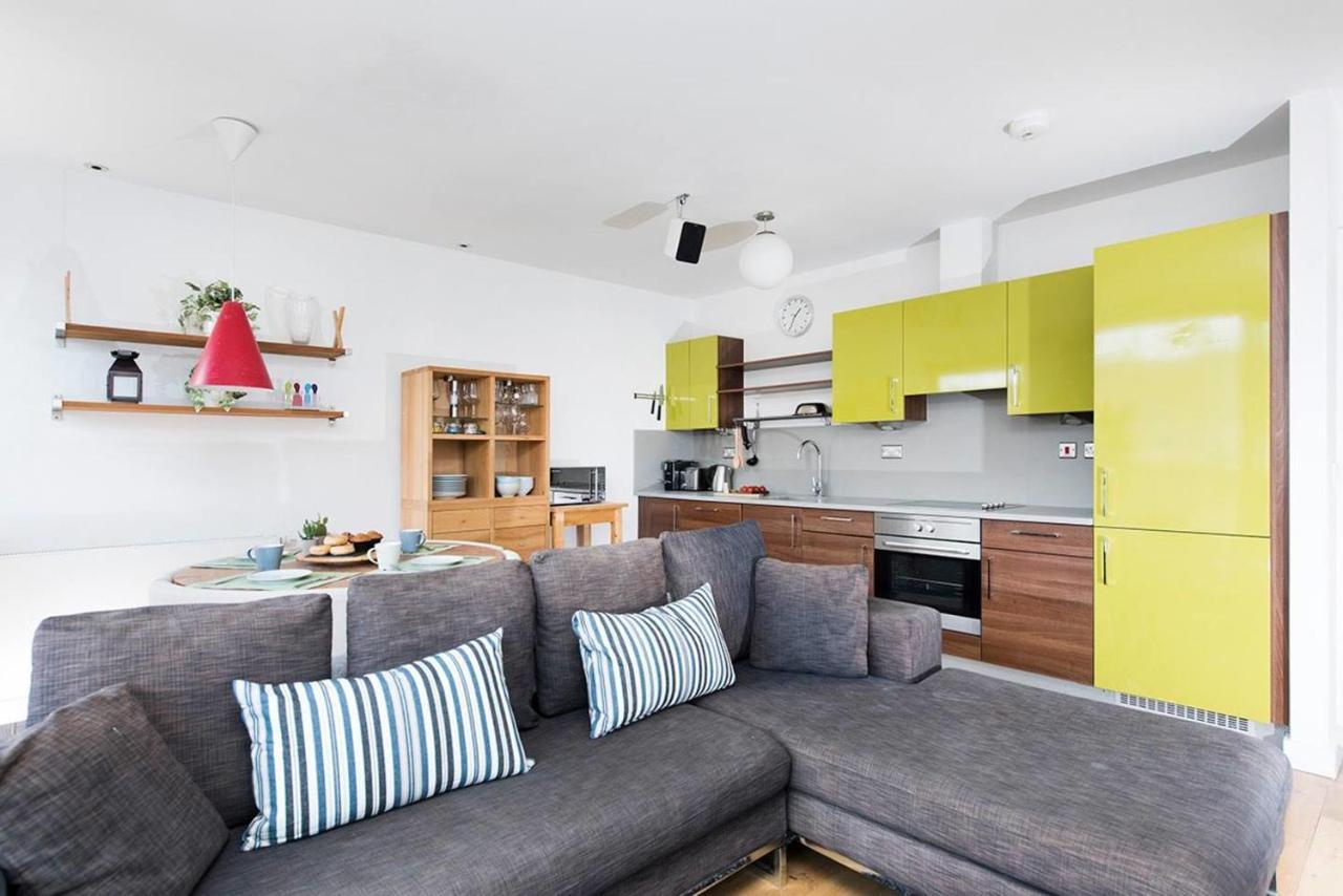 Stylish 2 Bedroom Flat With Balcony In Londres Extérieur photo