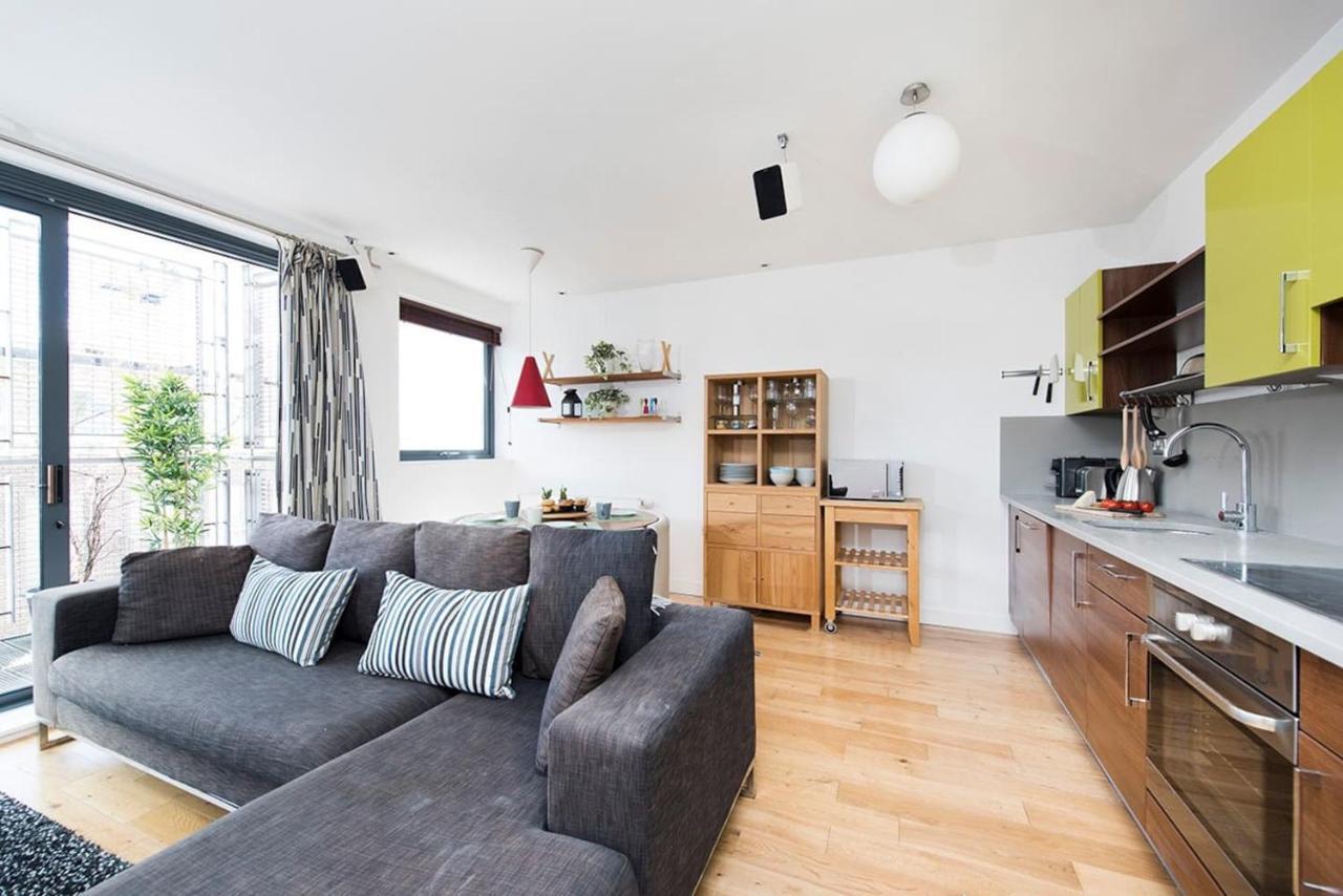Stylish 2 Bedroom Flat With Balcony In Londres Extérieur photo