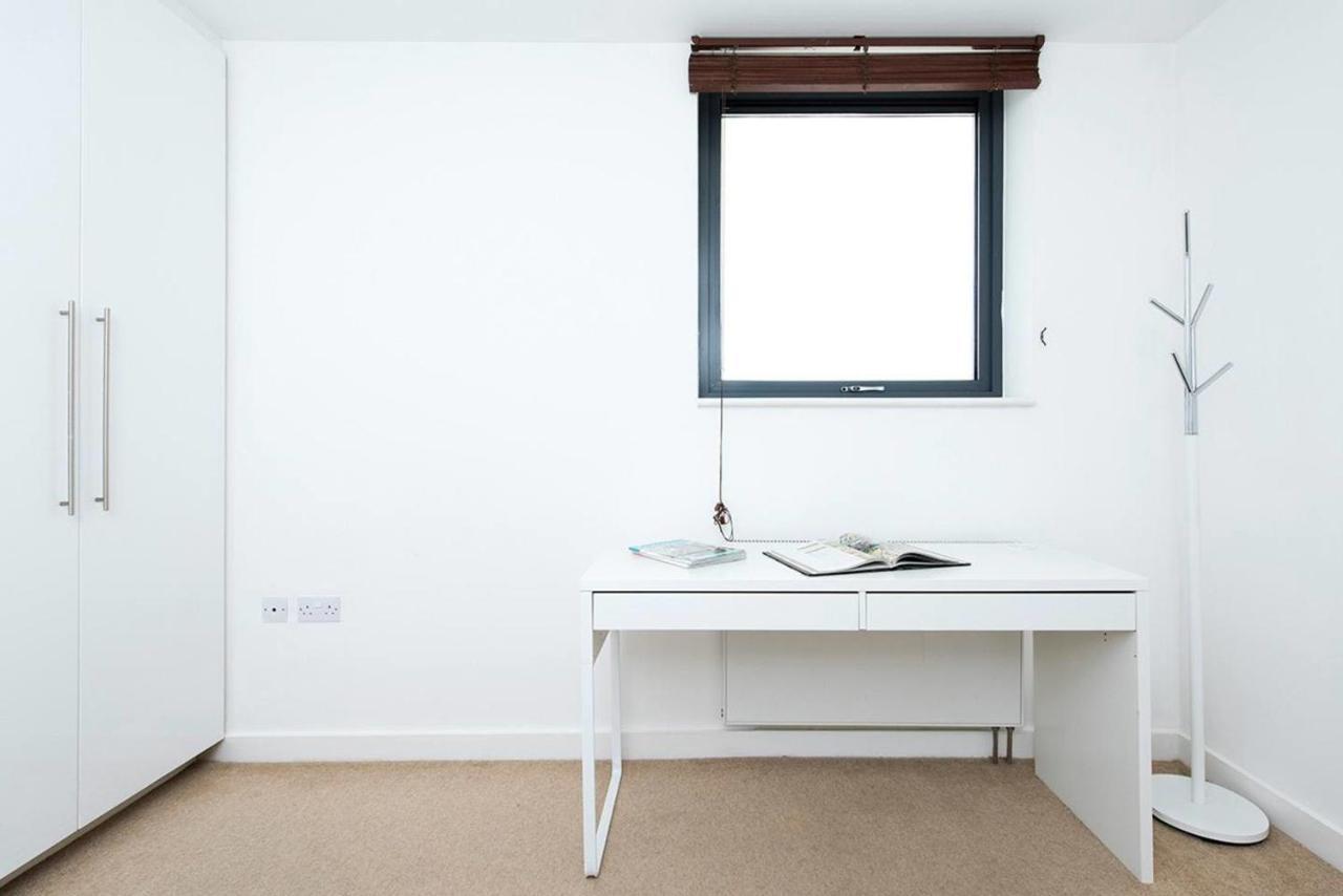 Stylish 2 Bedroom Flat With Balcony In Londres Extérieur photo