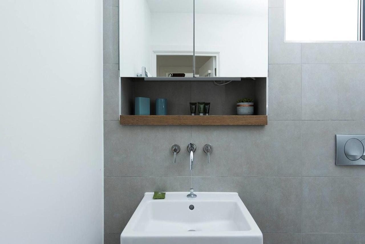 Stylish 2 Bedroom Flat With Balcony In Londres Extérieur photo