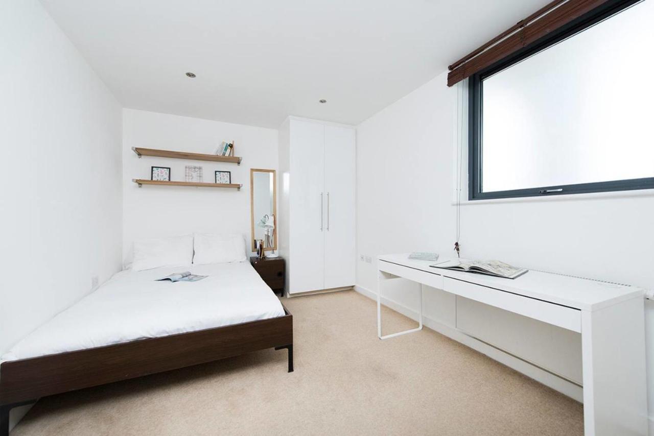 Stylish 2 Bedroom Flat With Balcony In Londres Extérieur photo