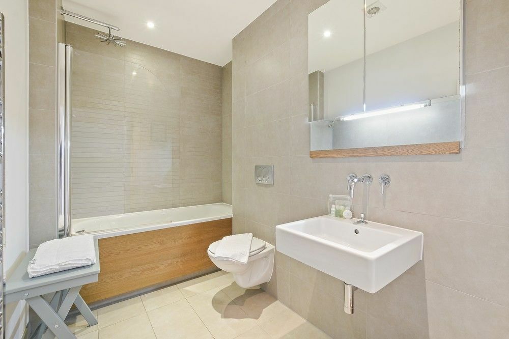 Stylish 2 Bedroom Flat With Balcony In Londres Extérieur photo
